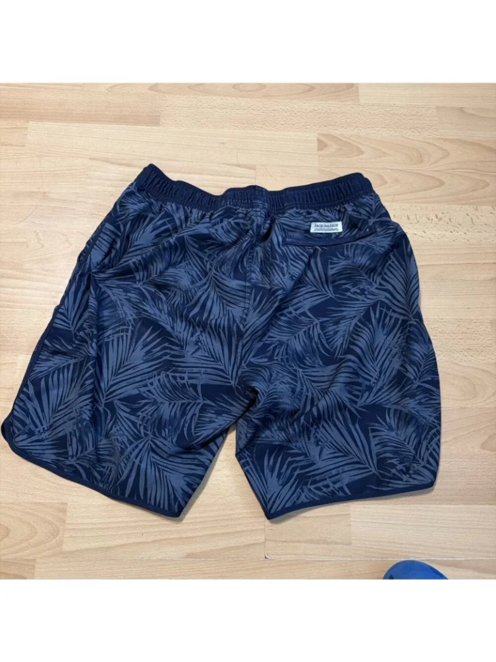 Fair Harbor mens blue floral print lined swim trunks shorts size Large